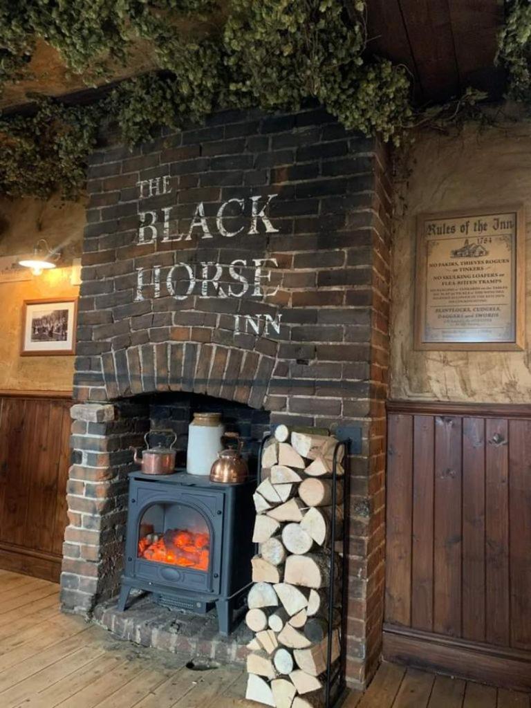 The Black Horse Inn Maidstone Bagian luar foto