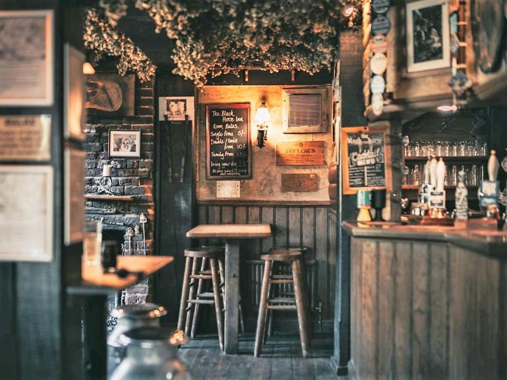 The Black Horse Inn Maidstone Bagian luar foto